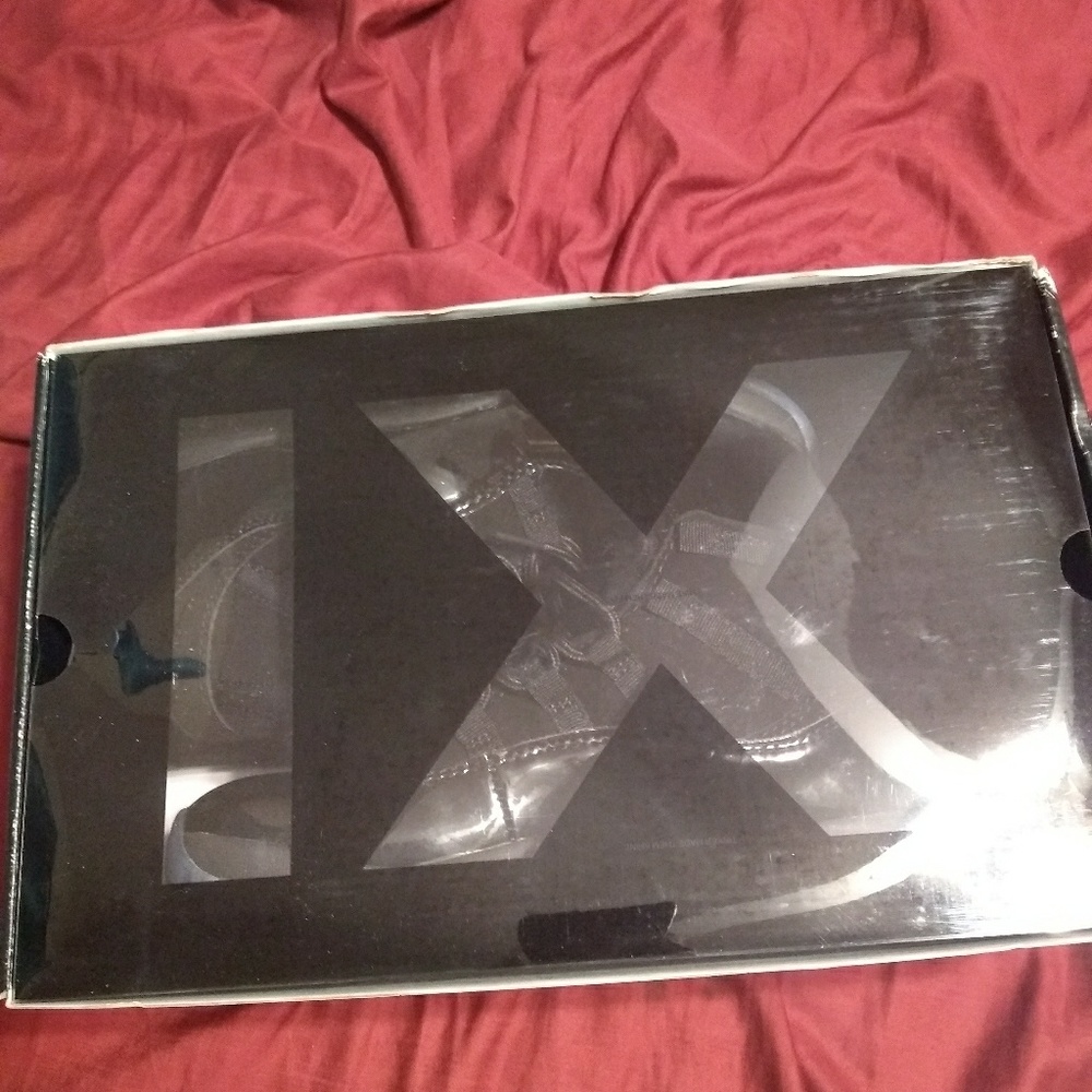 Jordan Retro 11 (Cap and Gowns)